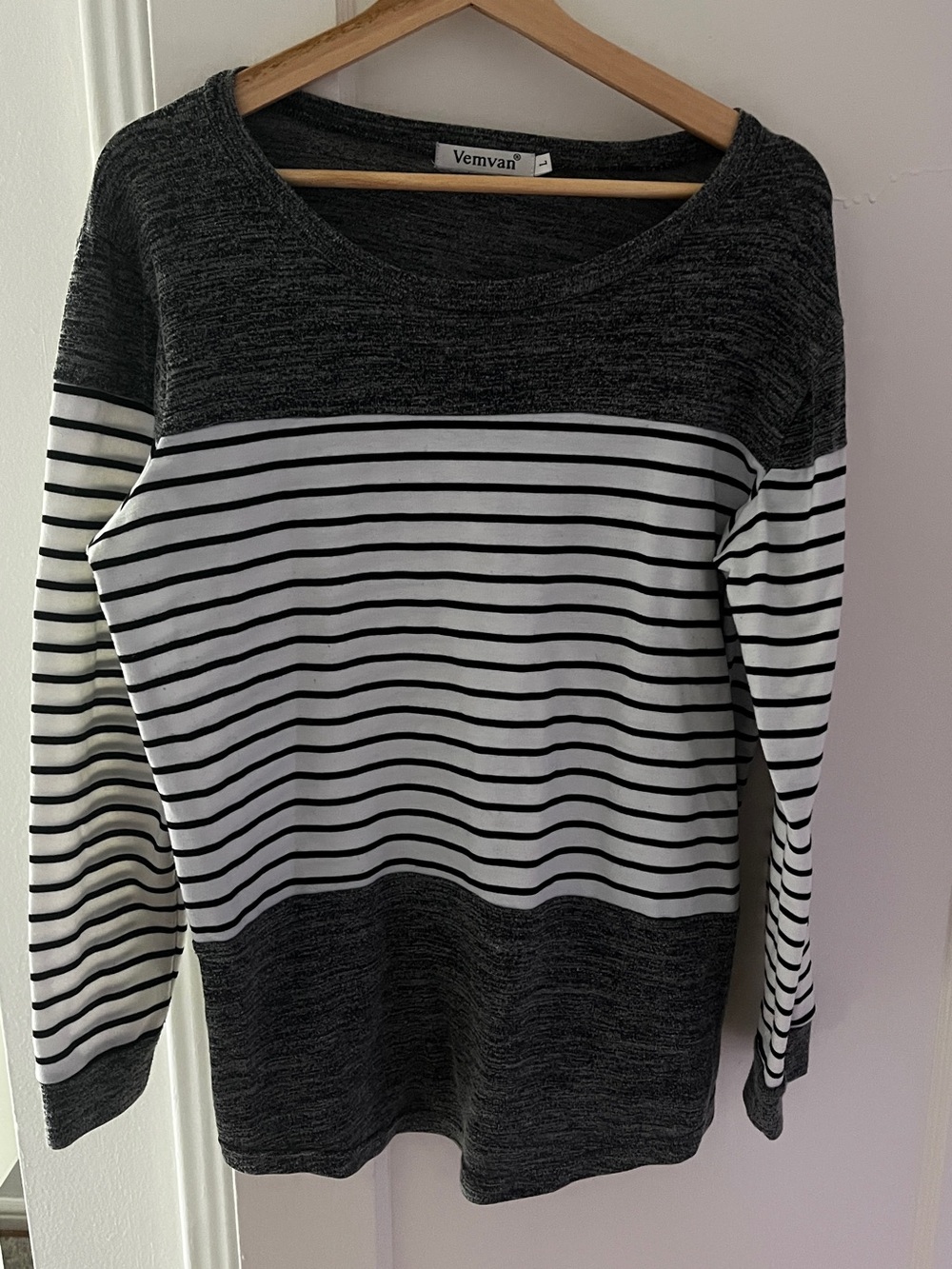 Women's Black and White Striped Long Sleeve Top